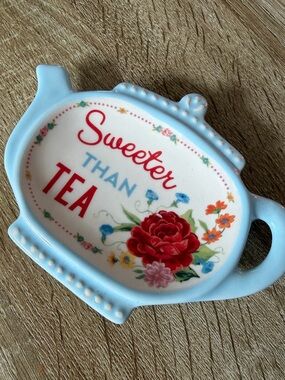 The Pioneer Woman “Sweeter Than Tea” Teapot Shaped Trinket Dish